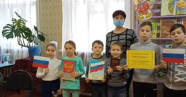 Конституция-закон-по-нему-мы-все-живём-1