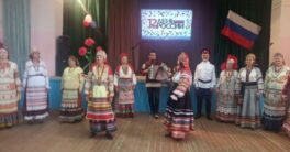 Народный-коллектив-Кручина-ДК-Химик-с-концертной-программой-ко-Дню-России_1