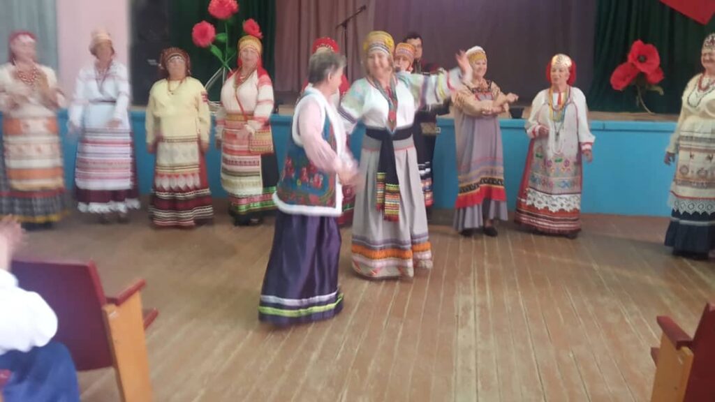 Народный-коллектив-Кручина-ДК-Химик-с-концертной-программой-ко-Дню-России_8