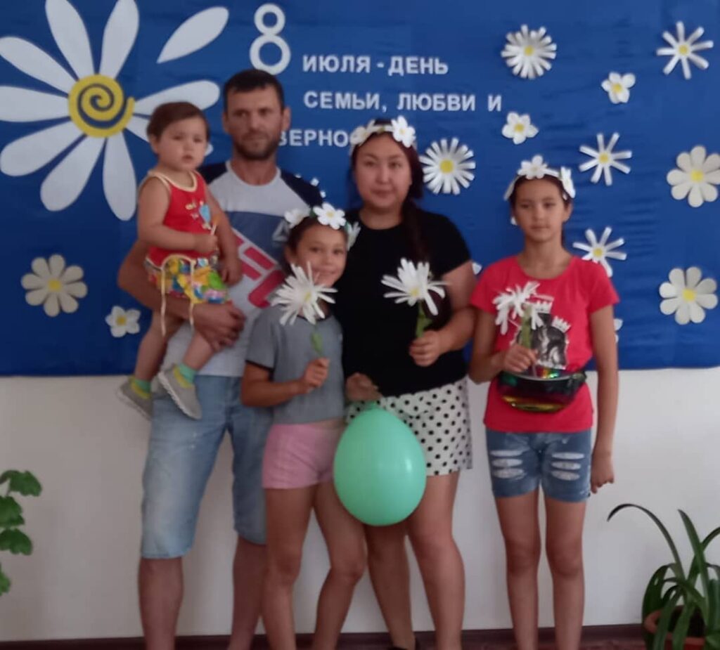 Праздничное-мероприятие-посвященное-Дню-семьи-любви-и-верности_4