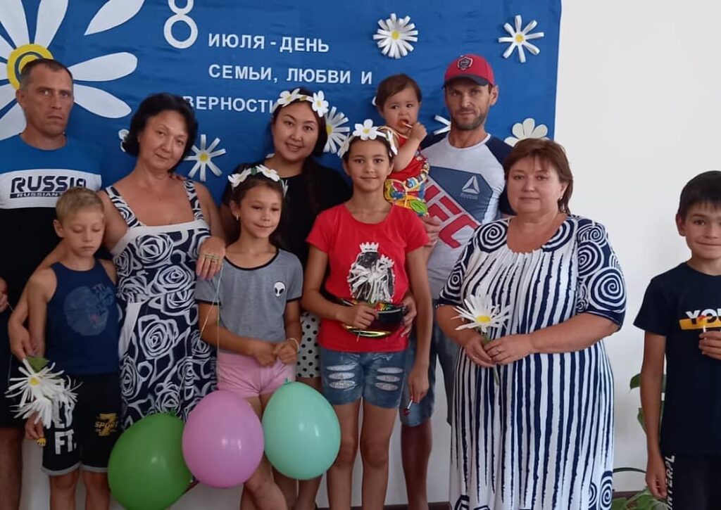 Праздничное-мероприятие-посвященное-Дню-семьи-любви-и-верности_5